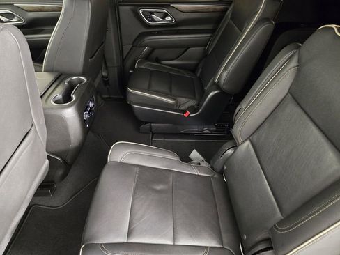 Used 2022 Chevrolet Suburban Premier RWD image 33