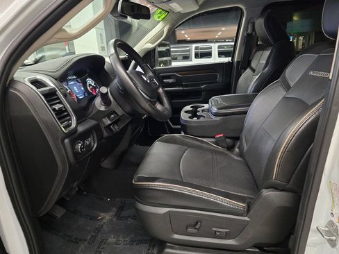 Used 2024 RAM 2500 Laramie AWD/4WD image 18