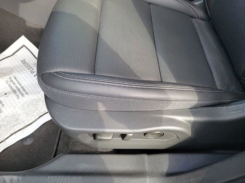 Used 2025 Buick Envision Preferred AWD/4WD image 13
