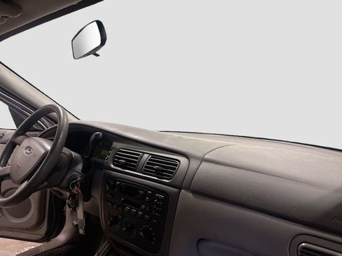 Used 2004 Ford Taurus SE FWD image 18