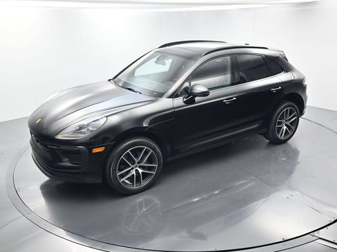 Certified 2026 Porsche Macan AWD/4WD image 34
