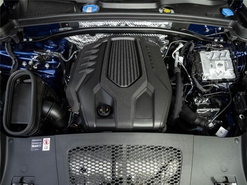 New 2026 Porsche Macan Turbo AWD/4WD image 35