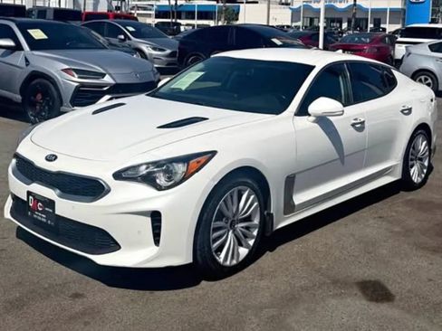 Used 2019 Kia Stinger RWD image 2
