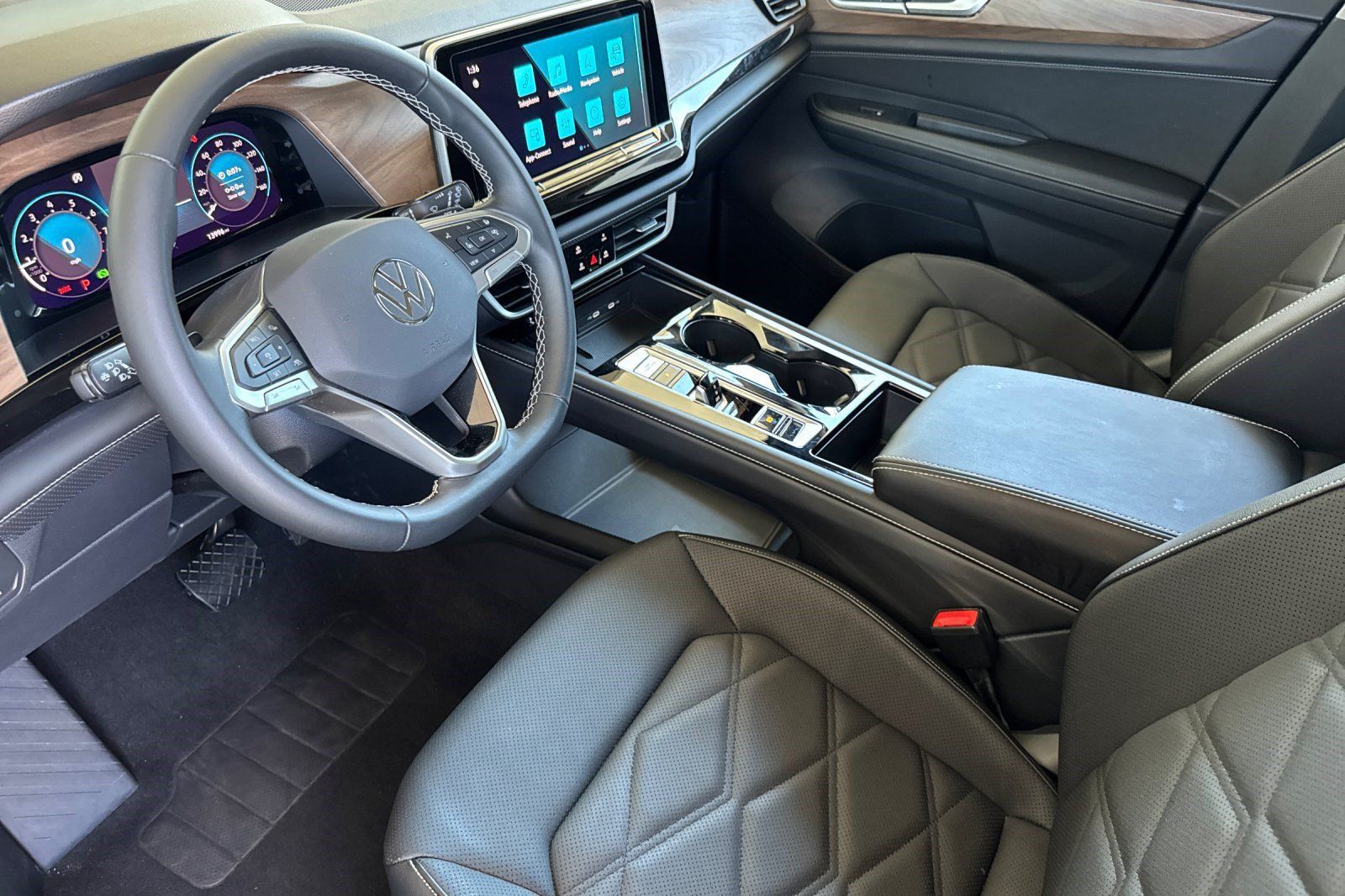 Used 2026 Volkswagen Atlas SE AWD/4WD image 4
