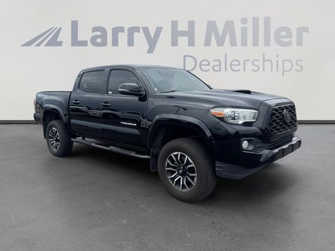 Used 2020 Toyota Tacoma TRD Sport w/ Technology Package RWD image 7