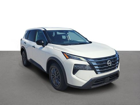 Certified 2024 Nissan Rogue S FWD image 2