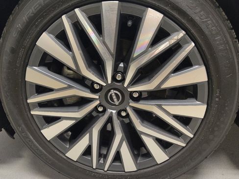 Used 2024 Nissan Altima 2.5 SV FWD image 31