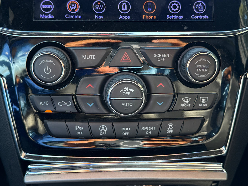 Used 2020 Jeep Grand Cherokee Limited w/ Premium Lighting Group AWD/4WD image 23