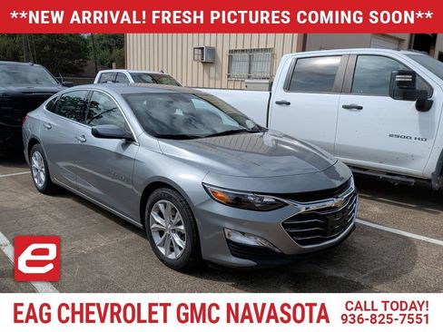 Used 2025 Chevrolet Malibu LT FWD image 1