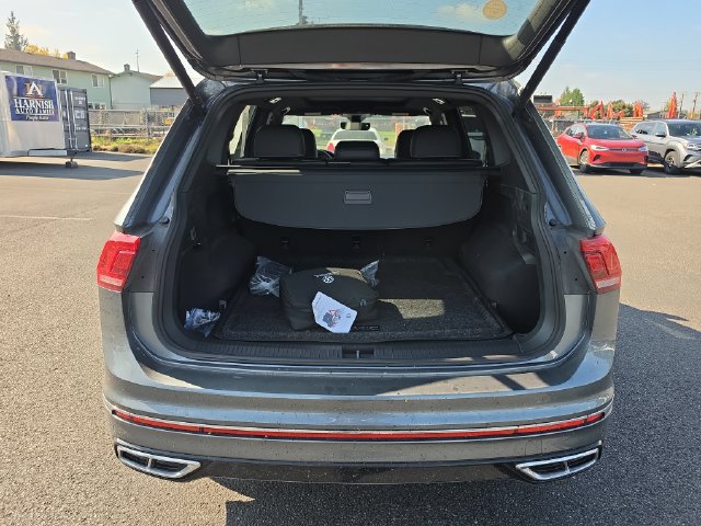 Certified 2024 Volkswagen Tiguan SEL R-Line AWD/4WD image 6