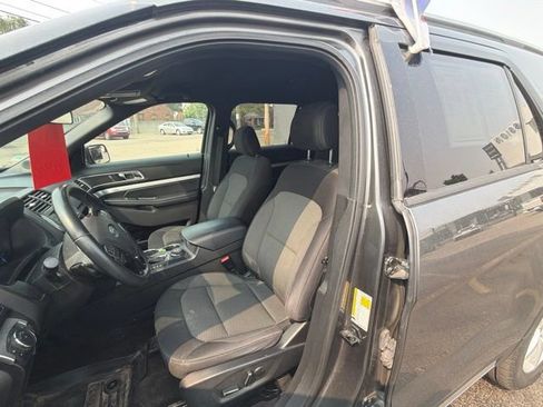 Used 2017 Ford Explorer XLT AWD/4WD image 19