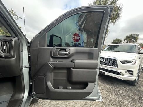 Used 2024 Chevrolet Silverado 2500 Custom w/ Custom Value Package image 27