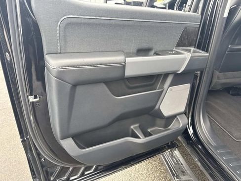 Used 2024 Ford F250 Lariat w/ Black Appearance Package image 16