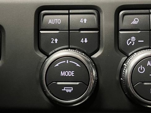 Used 2024 GMC Sierra 3500 AT4 w/ AT4 Premium Plus Package AWD/4WD image 32