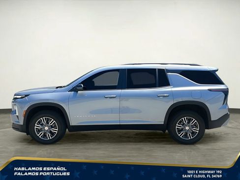 Certified 2026 Chevrolet Traverse LT w/ Driver Confidence Package FWD image 3