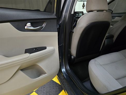 Used 2019 Kia Forte LXS image 16