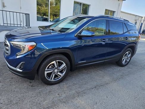 Used 2021 GMC Terrain SLT image 3
