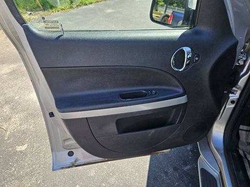 Used 2007 Chevrolet HHR LT FWD image 12