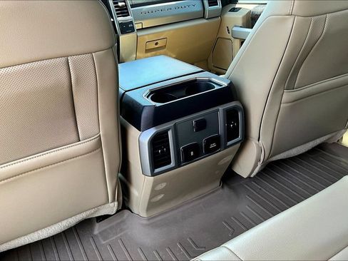 Used 2018 Ford F250 Lariat w/ Chrome Package AWD/4WD image 11