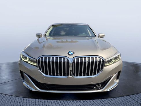 Used 2022 BMW 750i xDrive AWD/4WD image 8