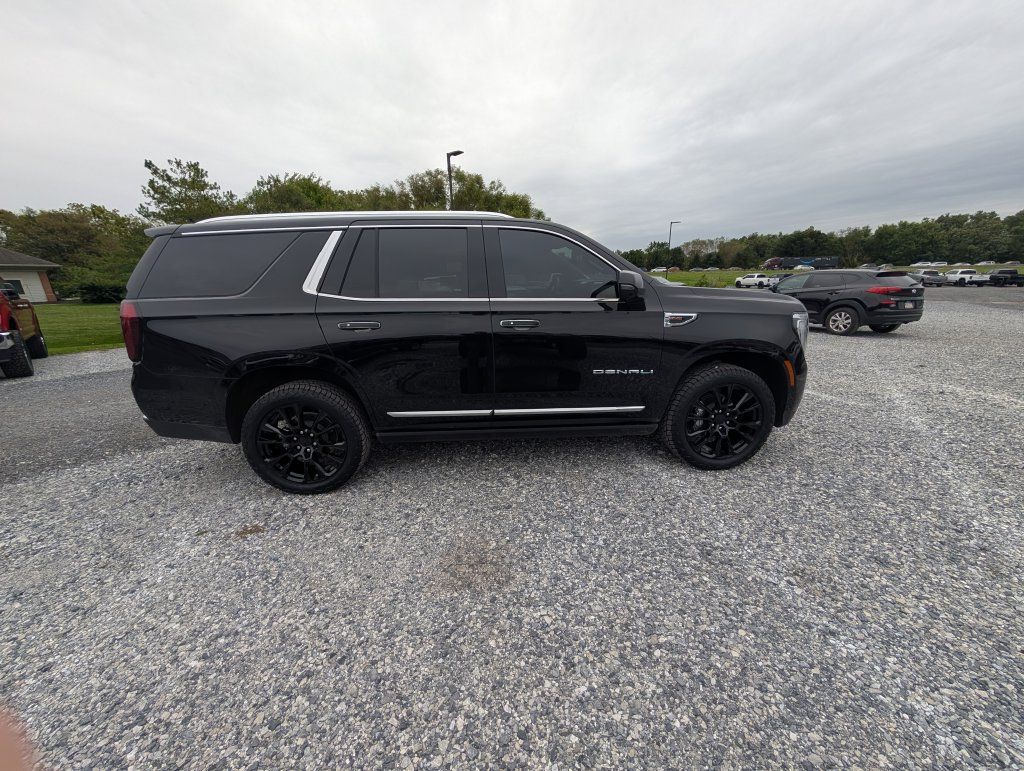 Used 2026 GMC Yukon Denali w/ Sun & Power Step Package AWD/4WD image 14