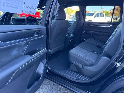 Used 2025 GMC Acadia Elevation image 26