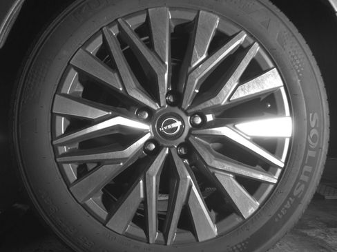Used 2025 Nissan Altima 2.5 SV FWD image 17