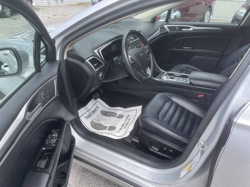 Used 2019 Ford Fusion SEL FWD image 9