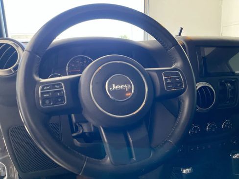 Used 2017 Jeep Wrangler Unlimited Sahara w/ Max Tow Package AWD/4WD image 14