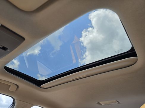 Used 2025 Nissan Sentra SV w/ SV Premium Package FWD image 33