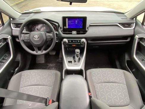 Used 2024 Toyota RAV4 XLE image 9