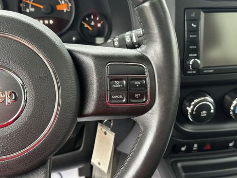 Used 2017 Jeep Patriot High Altitude AWD/4WD image 10