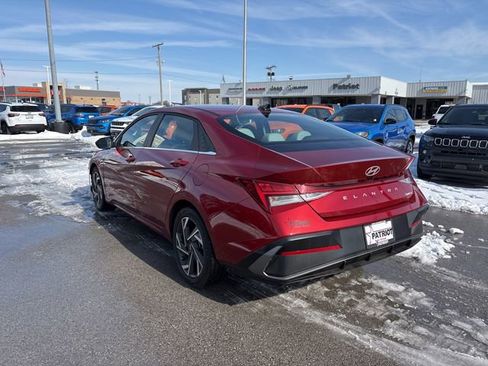 Used 2025 Hyundai Elantra Limited image 5