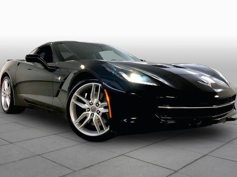 Used 2016 Chevrolet Corvette Stingray Coupe RWD image 2