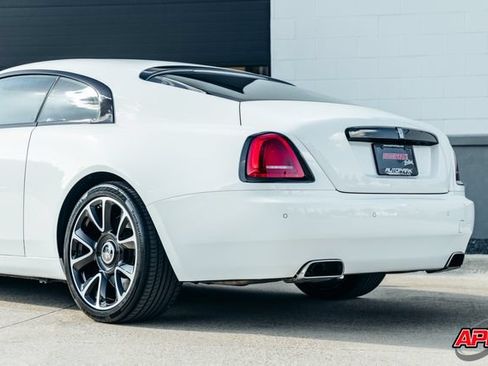 Used 2019 Rolls-Royce Wraith RWD image 60