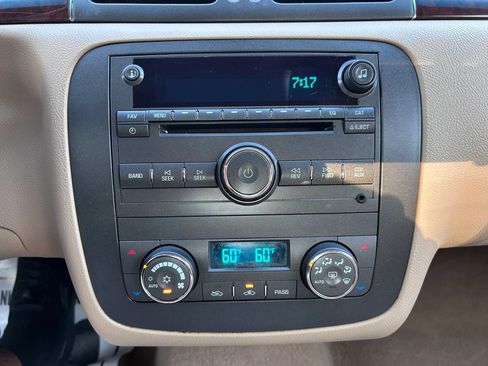 Used 2011 Buick Lucerne CX FWD image 41