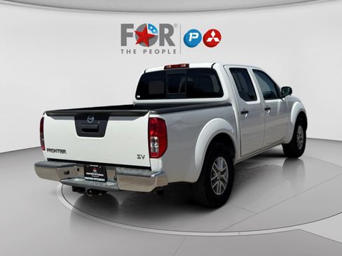Used 2019 Nissan Frontier SV RWD image 5