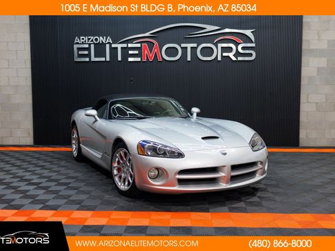 Used 2004 Dodge Viper SRT-10 image 1
