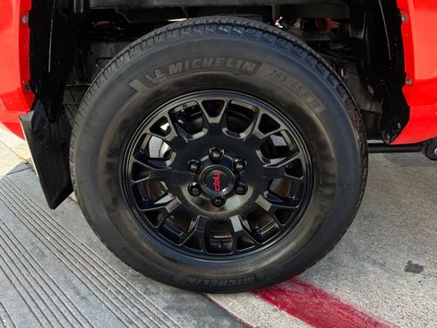 Used 2024 Toyota Tacoma TRD Sport w/ TRD Sport Premium Package RWD image 9
