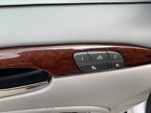 Used 2011 Buick Lucerne CXL w/ Driver Confidence Package FWD image 21