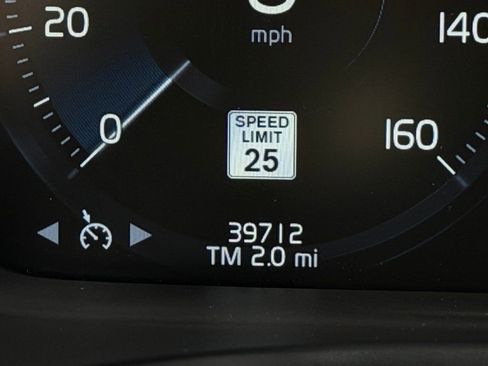 Used 2022 Volvo S60 B5 Momentum image 15