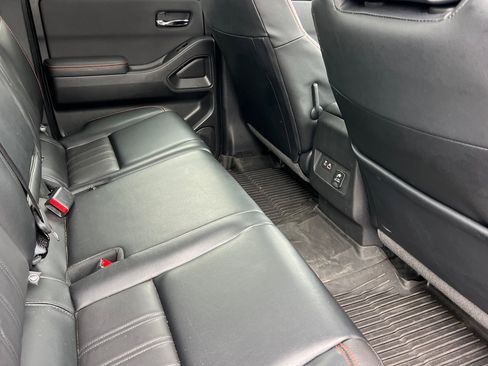 Used 2023 Nissan Frontier PRO-4X w/ Pro-4X Premium Package image 18