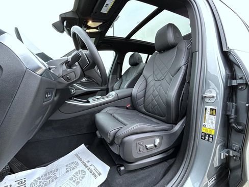Used 2024 BMW X5 xDrive40i w/ Premium Package image 10