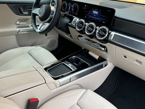 Certified 2025 Mercedes-Benz GLB 250 image 15