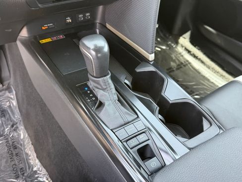 Used 2025 Toyota Camry SE FWD image 23
