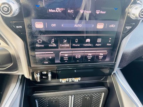 Used 2025 RAM 2500 Laramie image 22