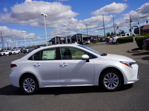 New 2026 Toyota Corolla XLE image 4