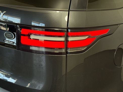 Used 2017 Land Rover Discovery HSE Luxury image 34