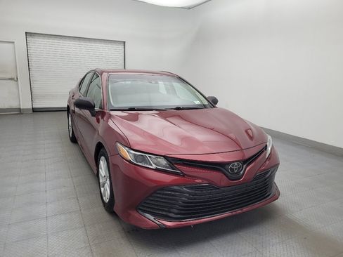 Used 2018 Toyota Camry LE image 14