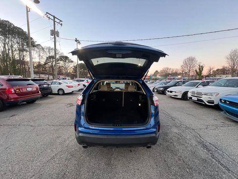 Used 2020 Ford Edge SE image 21